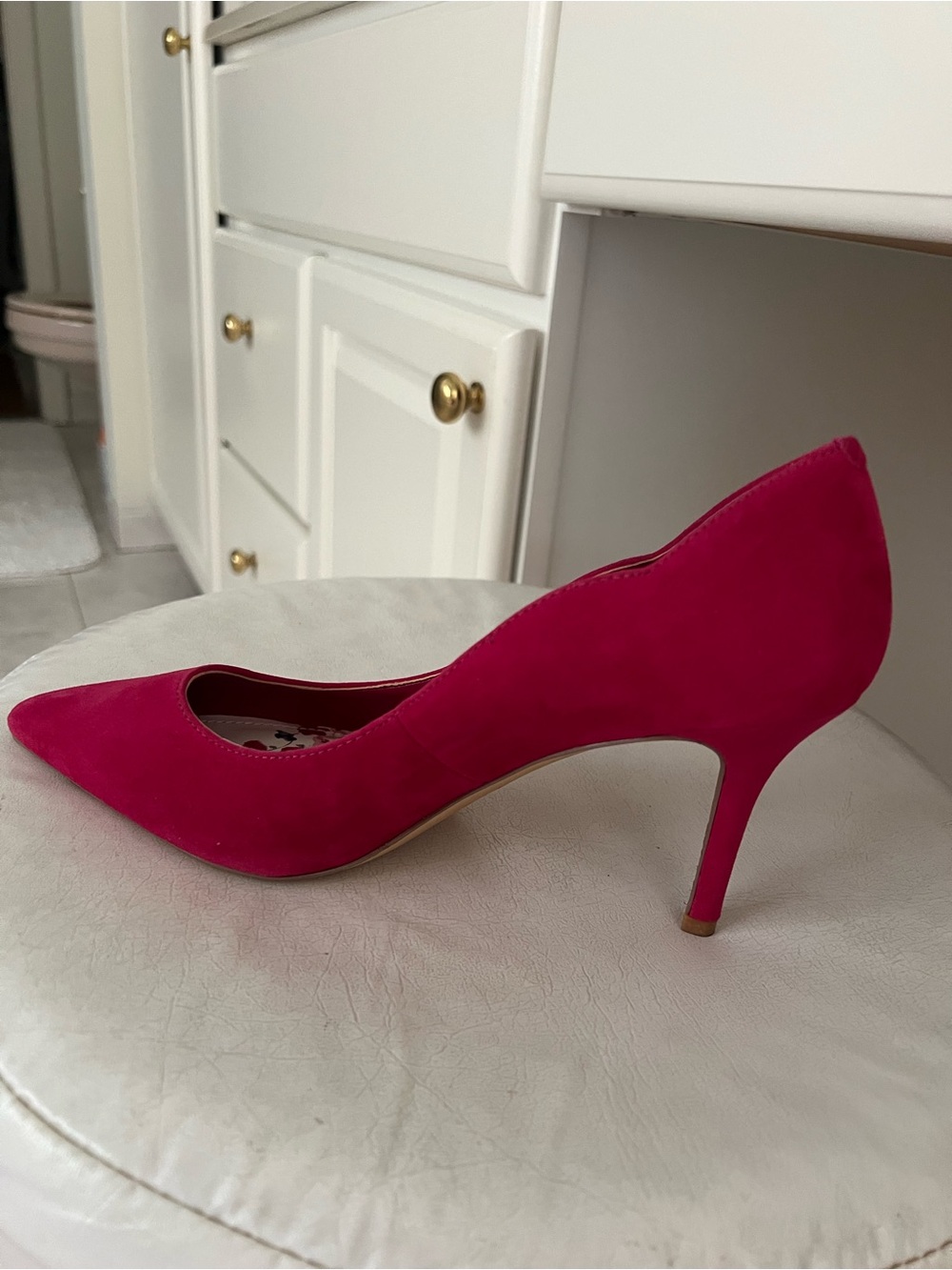 White House Black Market Women's Pink Pointed-Toe Pumps size 6,5